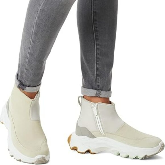 SOREL Kinetic Breakthru Acadia Waterproof Shoe, Wmn's Size 6.5, Chalk/Sea Salt - Picture 1 of 10